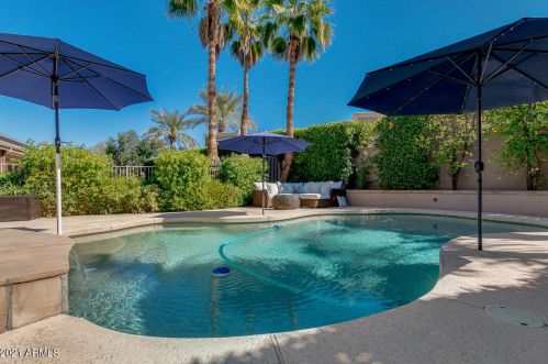 1465 Caribbean Ln, Phoenix AZ 85023-6792 exterior