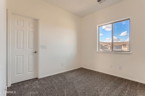 5814 9 Dr, Phoenix AZ 85041-3986 exterior