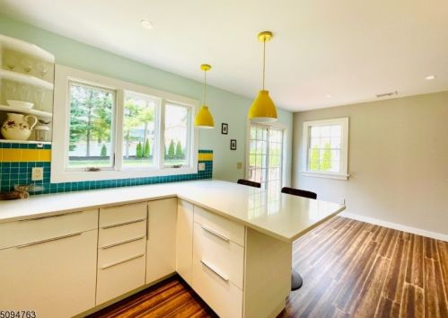 7 Beach St, East Hanover, NJ 07936-3502