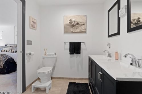 9 Lake Pochung Rd, Wantage NJ  07461-4027 exterior