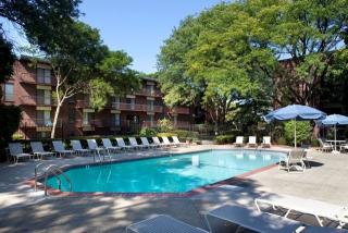 1 Canton Rd, Quincy MA  10026-3014 exterior