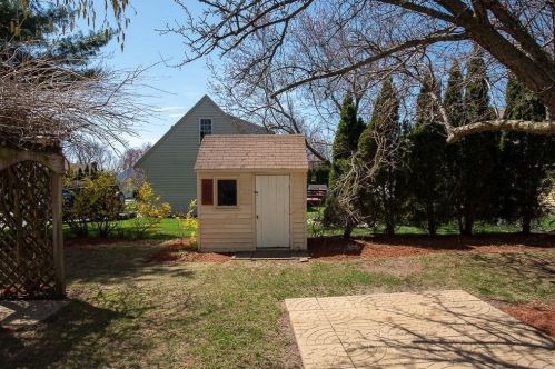 2 Trevor Ln, Worcester MA  01605-1081 exterior