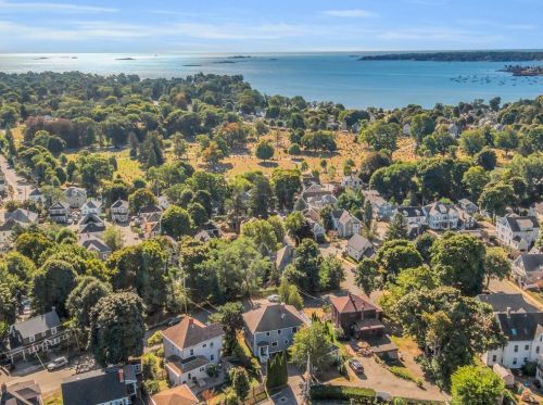 12 Baker Ave, Beverly MA 01915-3504 exterior