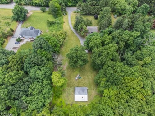 440 Stonetown Rd, Skyline Lakes NJ  07456-1200 exterior