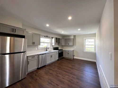 16 Federal St, Belleville, NJ 07109-2329