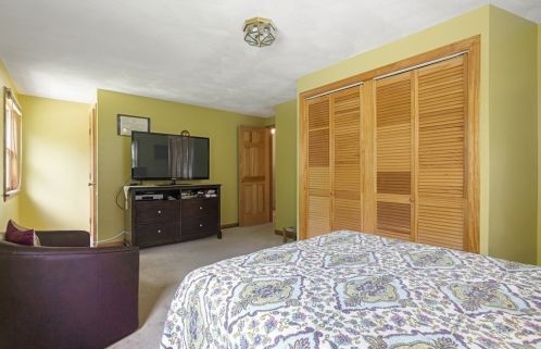 2 Jonathan Rd, Burlington MA 01803-1414 exterior