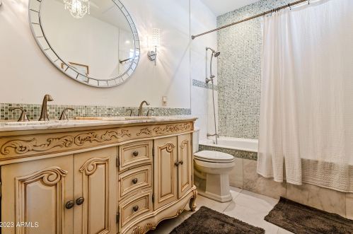 4450 54th St, Phoenix AZ 85018-1905 exterior