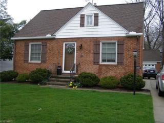 1379 Parkview Dr, Cleveland, OH 44124-2462