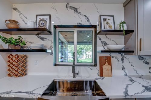 4043 44th Pl, Phoenix AZ  85018-5401 exterior