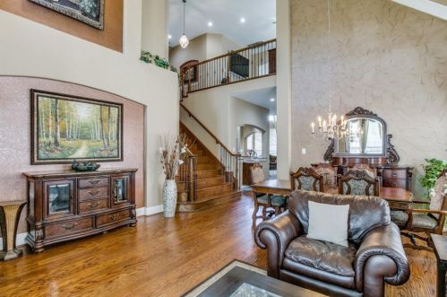 1327 Valley Vista Dr, Irving TX  75063-5416 exterior