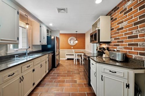 3 Elliot Rd, Lynnfield MA  01940-2001 exterior