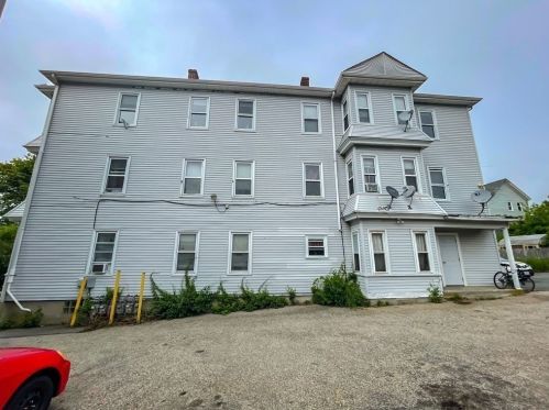 124 Bay St, Fall River MA 02721-1008 exterior