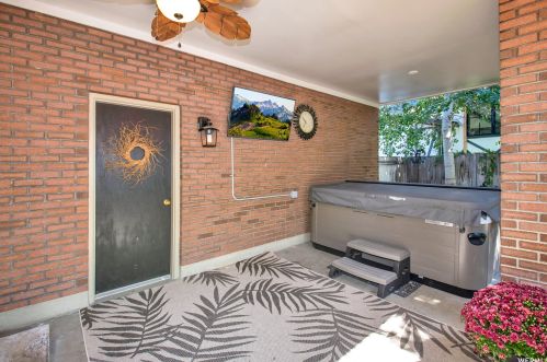 1716 Paulista Way, Sandy UT 84093-6847 exterior