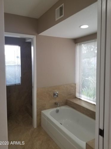 12639 40 Pl, Phoenix AZ 85050-8745 exterior