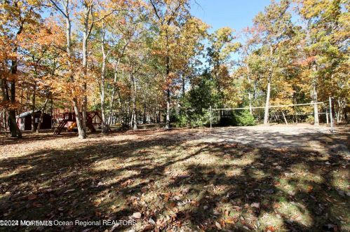 1062 Lakehurst Ave, Jackson Twp NJ 08527-5250 exterior