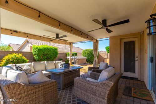 2029 Angela Dr, Phoenix AZ 85032-2351 exterior