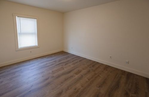 764 Plymouth Ave, Fall River MA 02721-1946 exterior