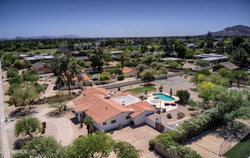 4637 Cholla St, Phoenix AZ 85029-3800 exterior