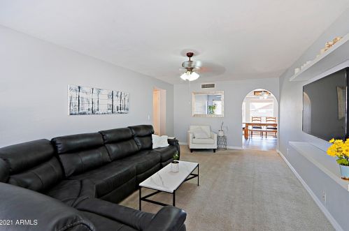 20802 16th Dr, Phoenix, AZ 85027-3533