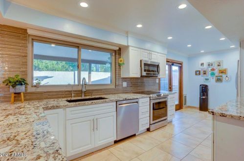 12817 1st St, Phoenix AZ  85022-5401 exterior