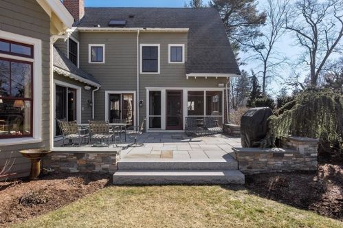 165 Fair Oaks Park, Needham MA 02492-3018 exterior