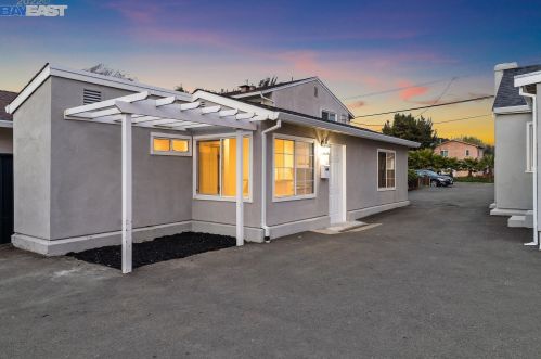 13095 Neptune Dr, San Leandro CA  94577-3130 exterior