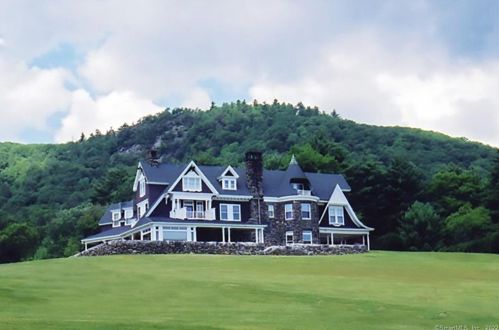 2080 Undermountain Rd, Sheffield MA 01257-9639 exterior