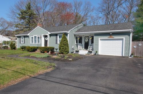 11 Maplecroft Rd, Canton, MA 02021-1513