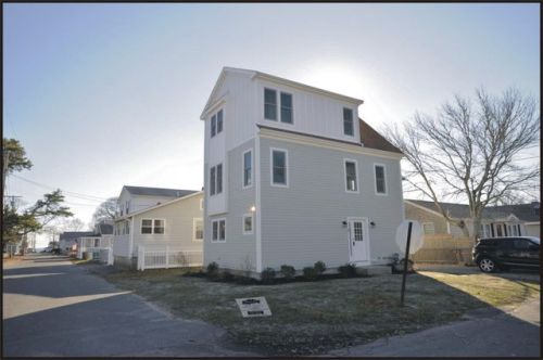 39 Bayview St, Wareham MA  02571-2552 exterior