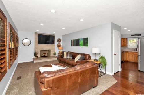 1716 Paulista Way, Sandy UT 84093-6847 exterior