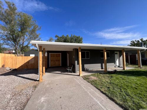 10227 Zinnia Way, Sandy UT 84094-4459 exterior
