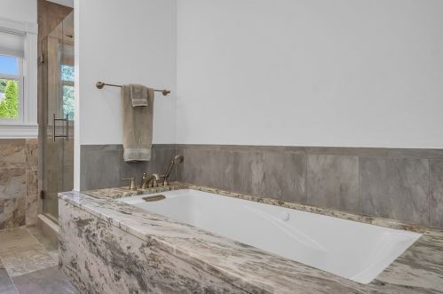 12 Baker Ave, Beverly MA 01915-3504 exterior