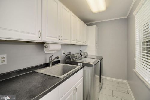 8556 Window Latch Way, Columbia MD 21045-5637 exterior