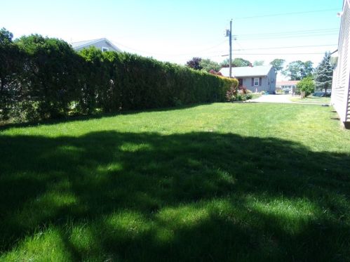 22 Coury Dr, New Bedford MA  02743-1972 exterior