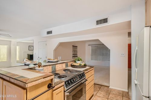 12821 31st St, Phoenix AZ 85008-1127 exterior