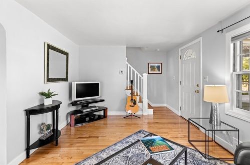 53 Gardner St, Arlington MA 02474-3827 exterior