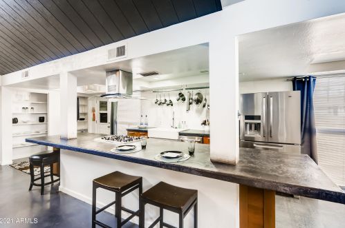 3001 Clinton St, Phoenix AZ 85029-4235 exterior