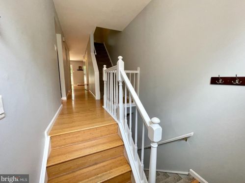 11806 New Country Ln, Columbia MD  21044-4401 exterior