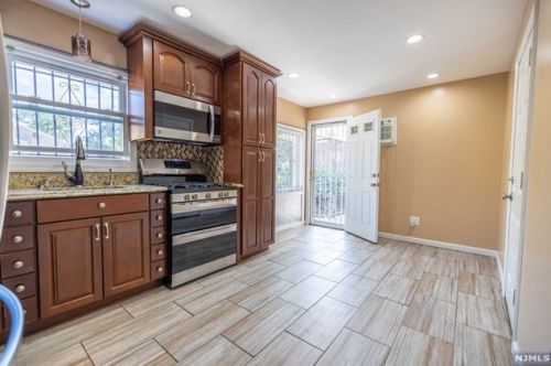 55 Cleveland St, Belleville NJ  07109-2933 exterior