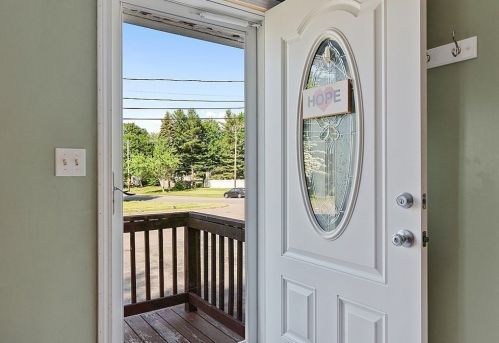 53 Bradford Rd, Peabody, MA 01960-4519