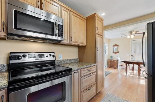 14 Meadow Ln, Worcester MA  01602-1604 exterior