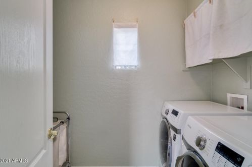 1412 Dunbar Dr, Phoenix AZ 85041-6113 exterior