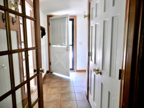 15 Brook St, Shrewsbury, MA 01545-4836