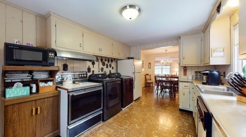 196 Prospect St, Shrewsbury MA  01545-2039 exterior