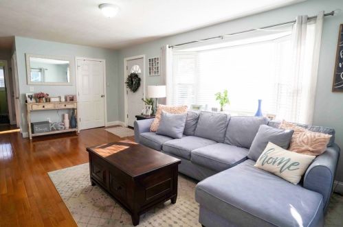 81 Cherry Tree Ln, New Bedford MA 02740-1826 exterior