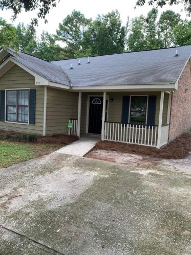 703 Temple Rd, Ladson, SC 29456-3297