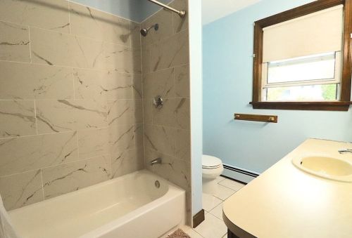 218 Norfolk St, Worcester MA 01604-2910 exterior