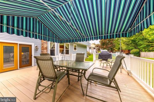 34 Pelham Dr, West Deptford NJ 08051-1736 exterior