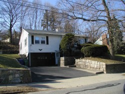 326 Austin St, Newton, MA 02465-2502
