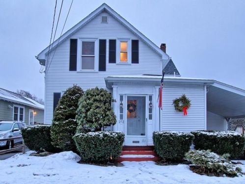 272 Riverside Dr, Dedham, MA 02026-6938